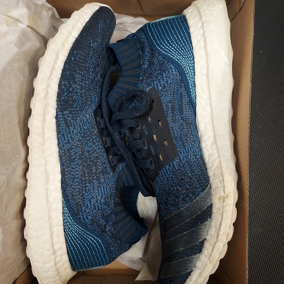 Adidas Parley blue shoes - Picture 2 of 4
